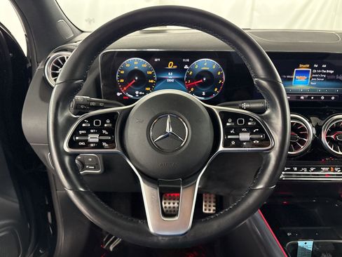 Certified 2023 Mercedes-Benz GLA 250 4MATIC image 17