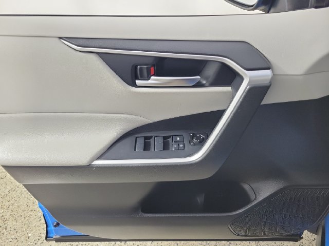 Used 2020 Toyota RAV4 XLE w/ Convenience Package AWD/4WD image 22