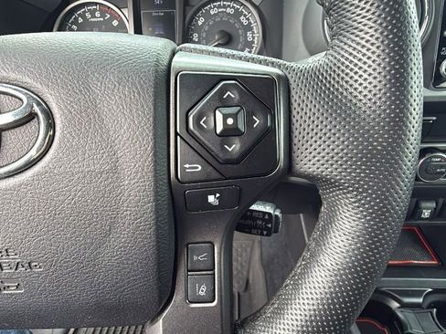 Certified 2022 Toyota Tacoma TRD Off-Road image 19