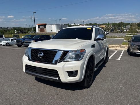 Used 2019 Nissan Armada Platinum w/ Captain's Chairs Package RWD image 5