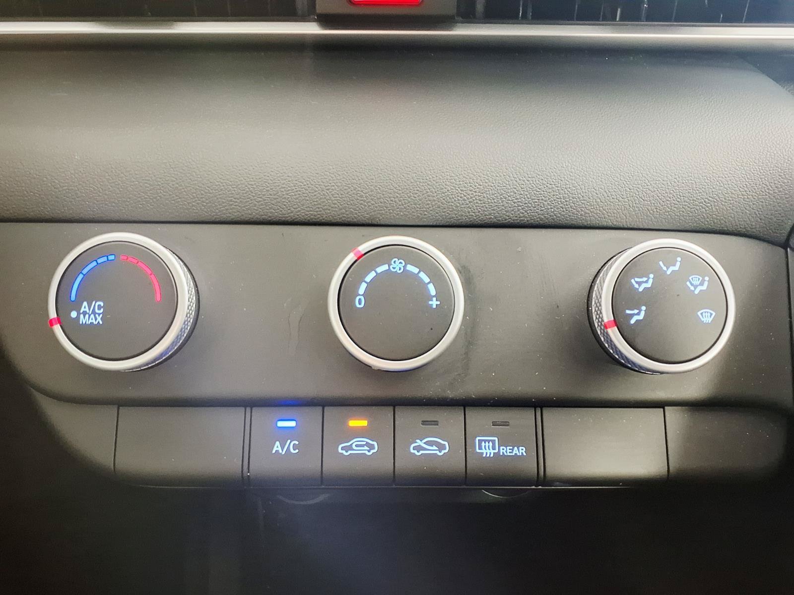 Certified 2026 Hyundai Elantra SE FWD image 20
