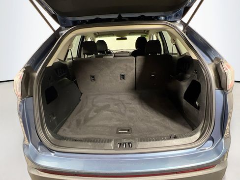 Used 2018 Ford Edge SE image 33