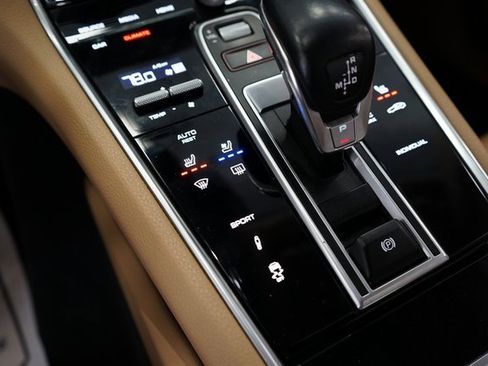Used 2019 Porsche Panamera 4 image 45