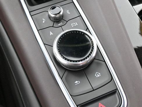 Used 2024 Cadillac Escalade Premium Luxury Platinum image 30