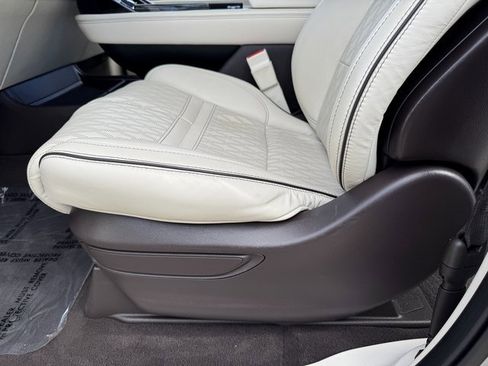 Used 2022 Lincoln Navigator Black Label image 15