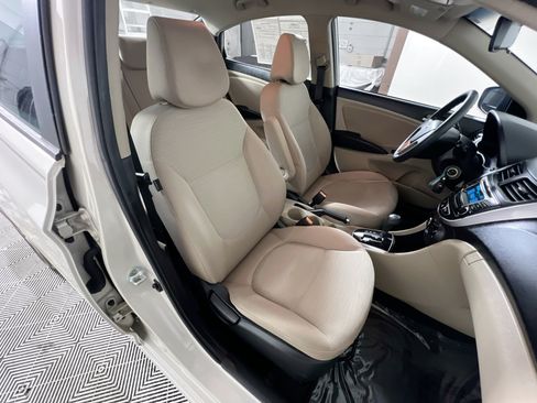 Used 2016 Hyundai Accent SE FWD image 26