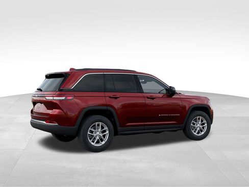 New 2026 Jeep Grand Cherokee Laredo image 5