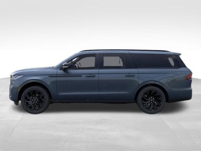 New 2026 Lincoln Navigator L Reserve w/ Jet Appearance Package