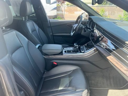 Used 2019 Audi Q8 Premium Plus AWD/4WD image 35