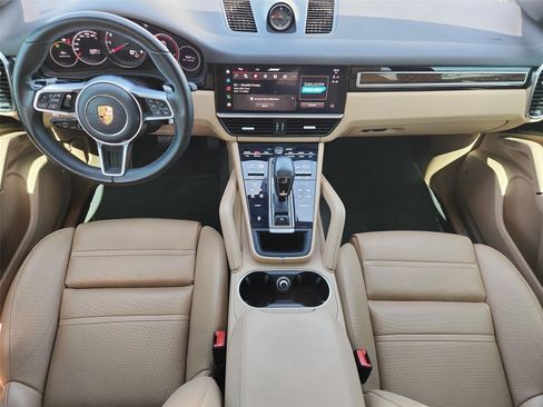 Used 2022 Porsche Cayenne AWD/4WD image 20