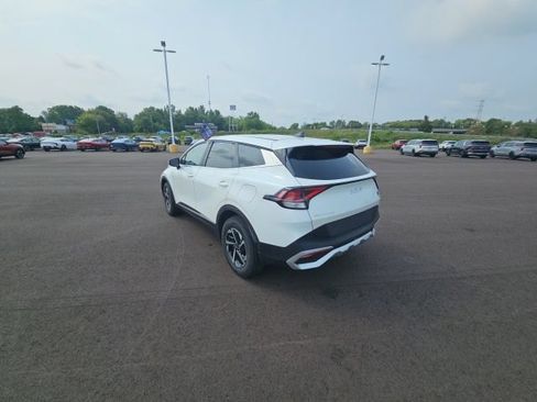 Used 2023 Kia Sportage LX AWD/4WD image 6
