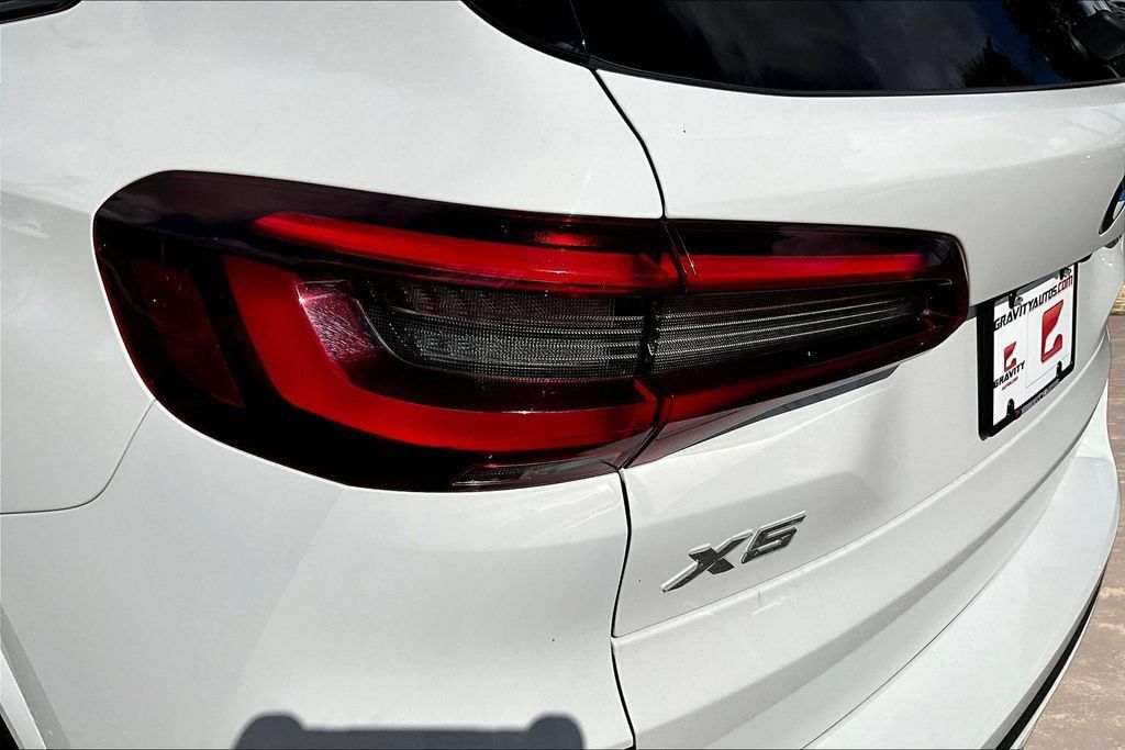 Used 2021 BMW X5 sDrive40i w/ M Sport Package RWD image 23