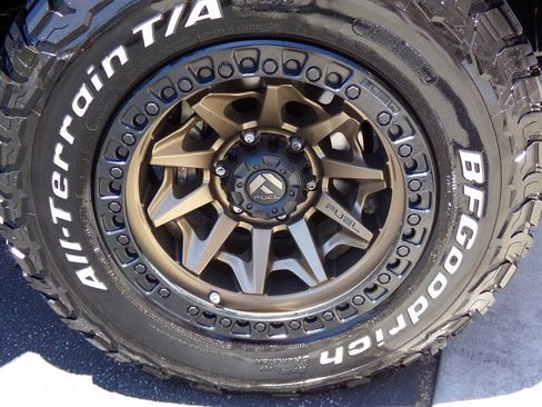 Used 2021 Toyota Tacoma SR5 AWD/4WD image 17