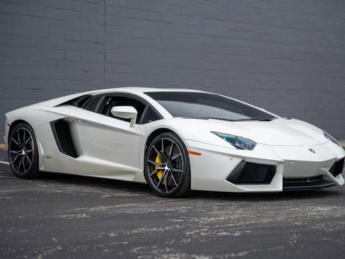 Used 2013 Lamborghini Aventador LP 700-4 image 8