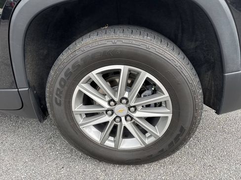 Used 2023 Chevrolet Traverse LT FWD image 19