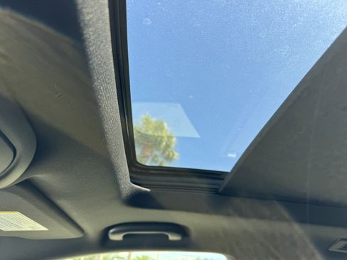 New 2025 Cadillac XT6 Luxury image 21