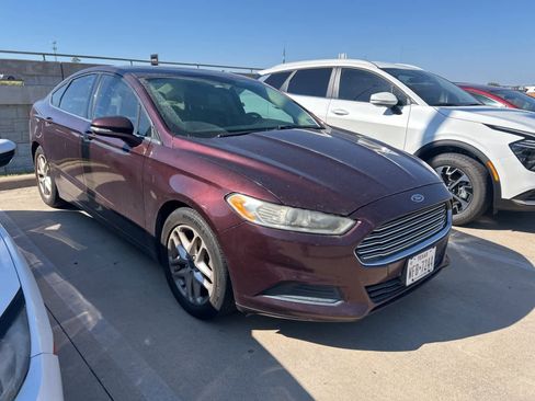 Used 2013 Ford Fusion SE image 2