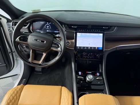 Used 2024 Jeep Grand Cherokee L Summit image 16