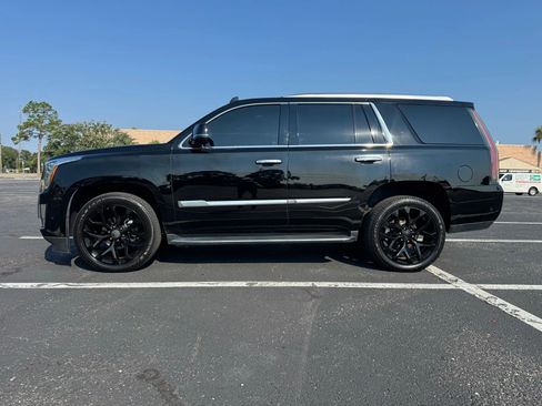Used 2017 Cadillac Escalade Luxury image 9