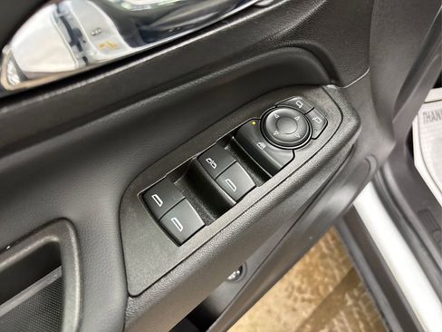 Used 2024 Chevrolet Equinox LT image 37