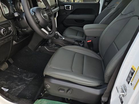 New 2026 Jeep Gladiator Mojave AWD/4WD image 15