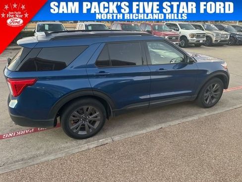 Used 2022 Ford Explorer XLT w/ Equipment Group 202A image 6