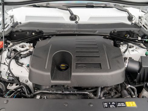 Used 2022 Land Rover Defender 90 X-Dynamic S image 36