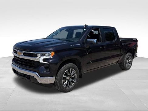 Used 2024 Chevrolet Silverado 1500 LT AWD/4WD image 4