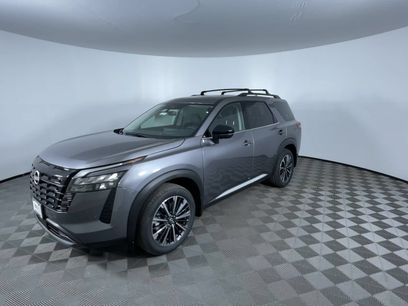 New 2026 Nissan Pathfinder Platinum w/ Accent Package