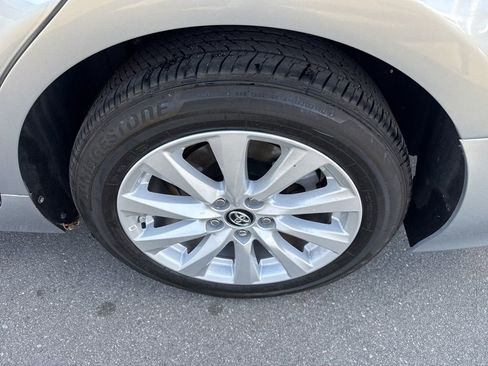 Used 2018 Toyota Camry LE image 6