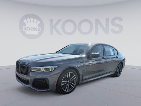 Used 2022 BMW 750i xDrive w/ Executive Package AWD/4WD image 1
