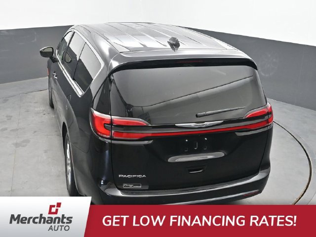 Used 2024 Chrysler Pacifica Touring-L FWD image 25