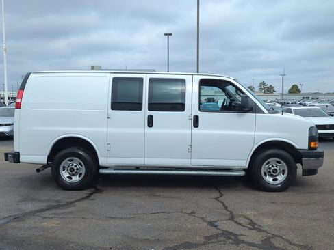 Used 2024 GMC Savana 2500 w/ Driver Convenience Package image 4
