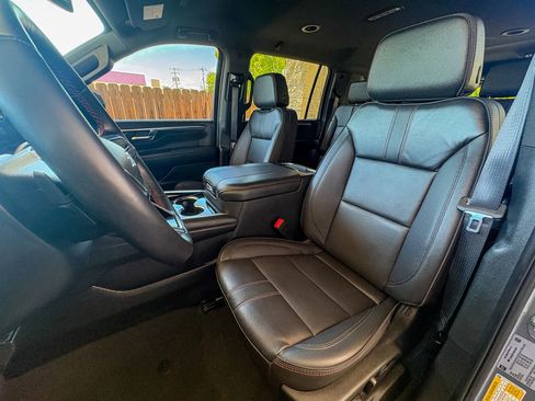 Used 2025 Chevrolet Suburban RST w/ Comfort Package AWD/4WD image 22