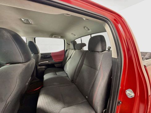 Used 2022 Toyota Tacoma SR5 w/ Technology Package RWD image 9