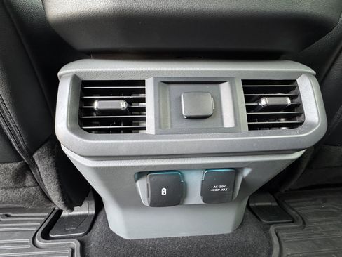 Used 2025 Ford F150 Lariat w/ Equipment Group 501A Mid image 29