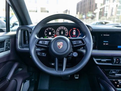 Certified 2025 Porsche Cayenne S AWD/4WD image 6