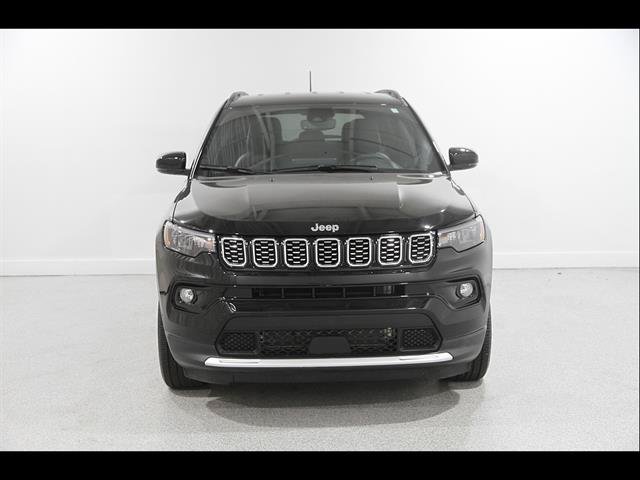 Used 2025 Jeep Compass Limited AWD/4WD image 2