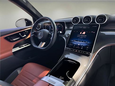 Used 2024 Mercedes-Benz GLC 300 image 10