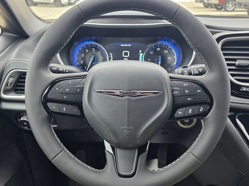 New 2026 Chrysler Pacifica Select w/ S Appearance Package image 30