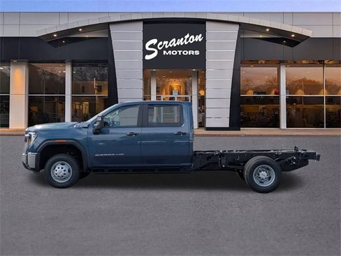 New 2025 GMC Sierra 3500 Pro w/ Fleet Convenience Package image 2