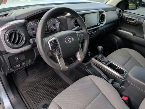 Used 2022 Toyota Tacoma SR5 w/ Technology Package RWD image 17