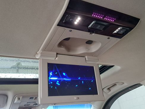 Used 2016 Cadillac Escalade ESV Luxury image 29