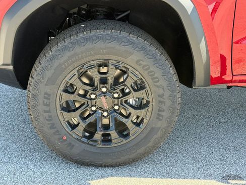 New 2026 GMC Canyon Elevation w/ Convenience Package image 10