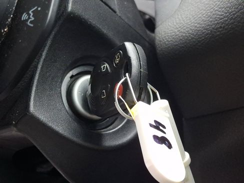 Used 2013 Ford Focus SE FWD image 23