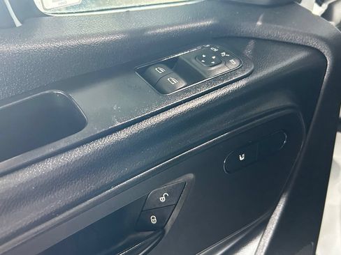 Used 2025 Mercedes-Benz Sprinter 2500 image 18