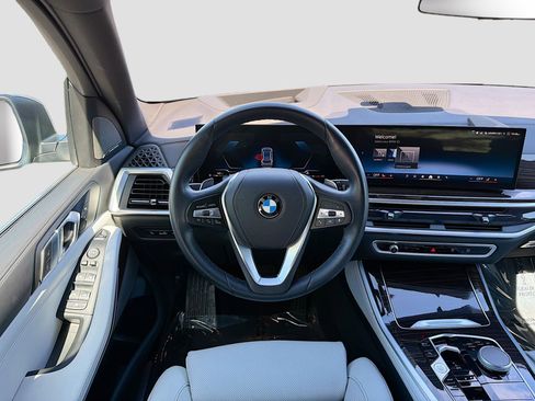 Certified 2024 BMW X5 sDrive40i w/ Premium Package image 18