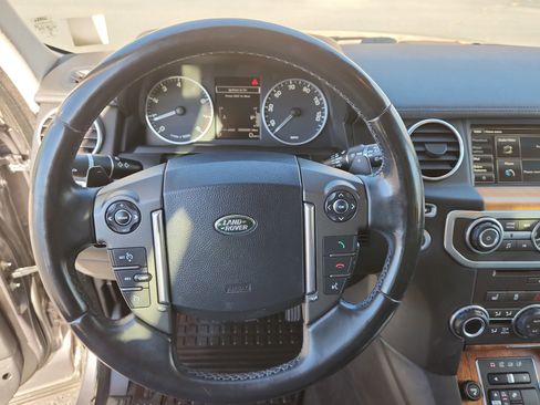 Used 2015 Land Rover LR4 image 25