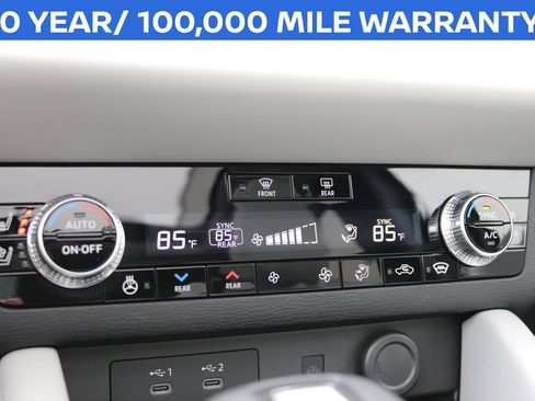 Used 2025 Mitsubishi Outlander AWD image 42