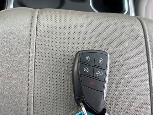Used 2024 Chevrolet Silverado 1500 LTZ AWD/4WD image 20